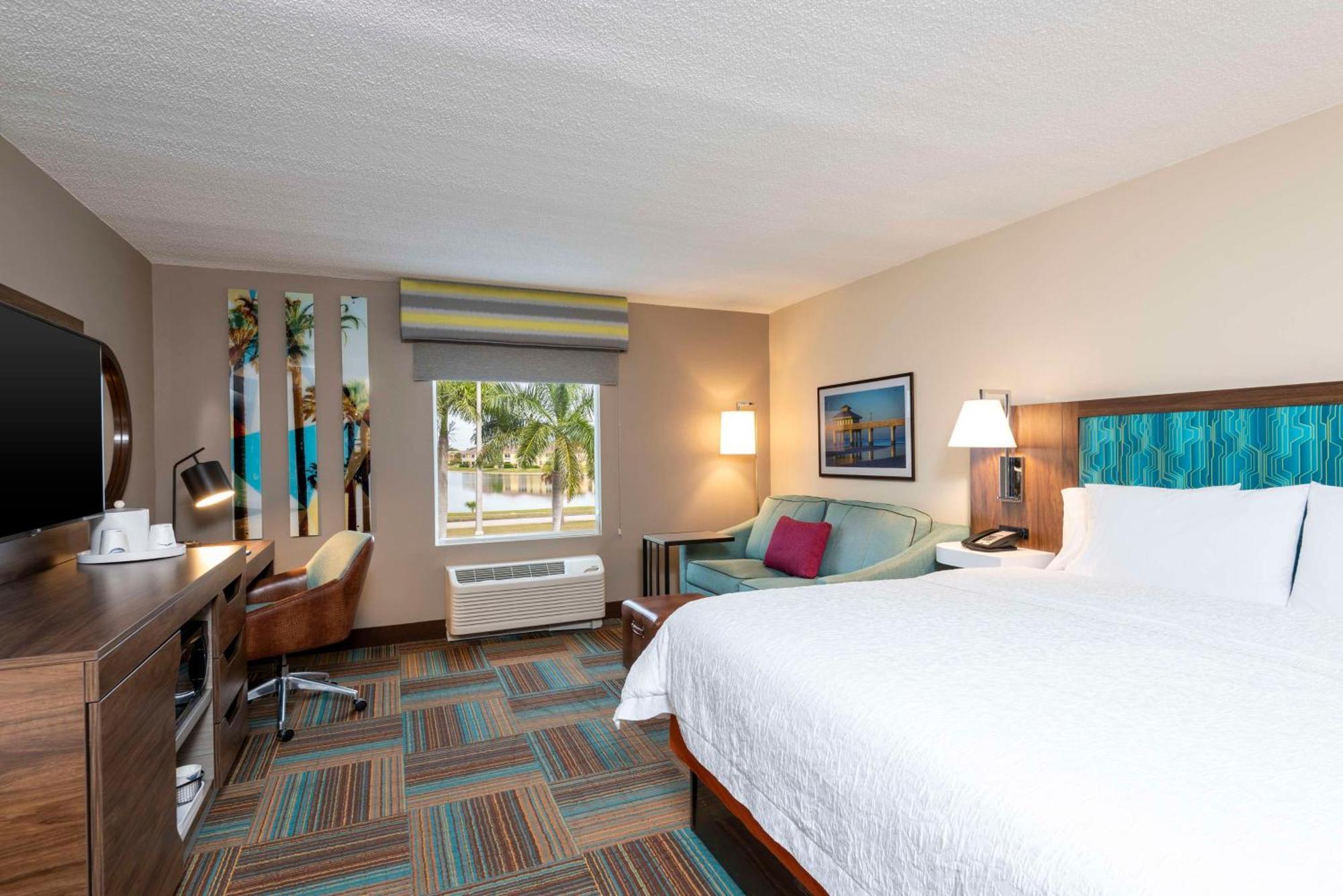Hampton Inn & Suites Fort Myers-Colonial Boulevard Exterior photo