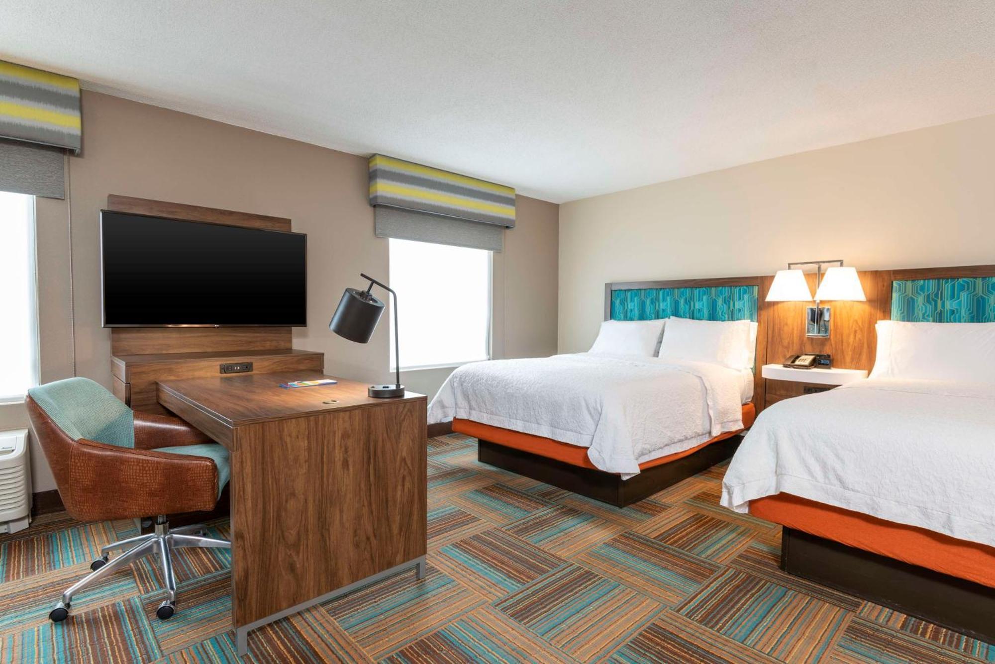 Hampton Inn & Suites Fort Myers-Colonial Boulevard Exterior photo
